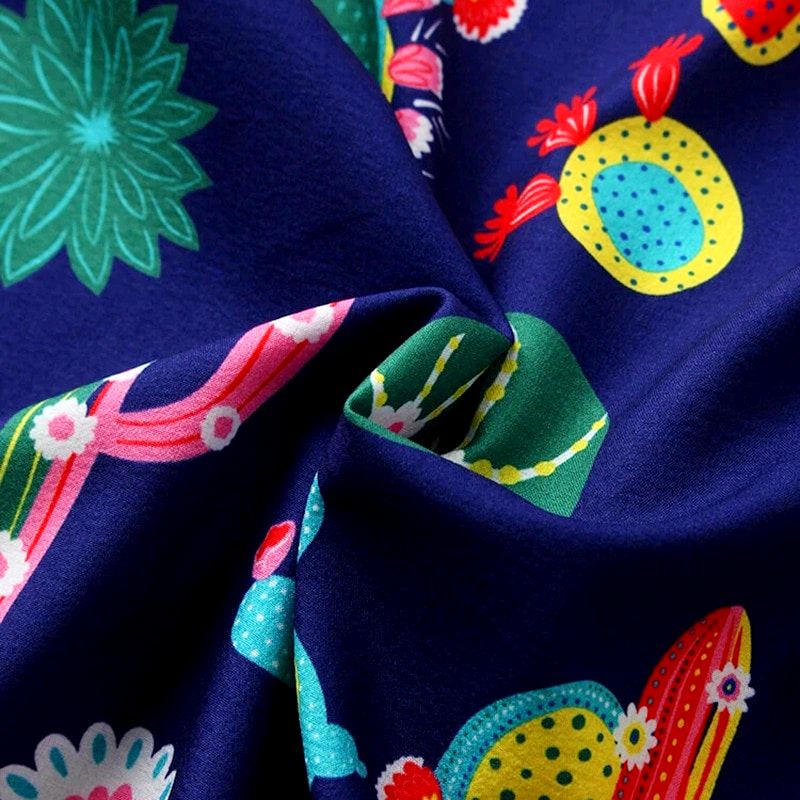 chemise colorée cartoon et cactus